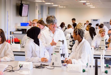 Lindsey Dixon, Chief Biomedical Scientist at Brighton and Sussex University Hospitals NHS trust shares her experience with students