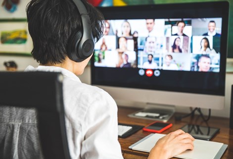 Student in an online meeting
