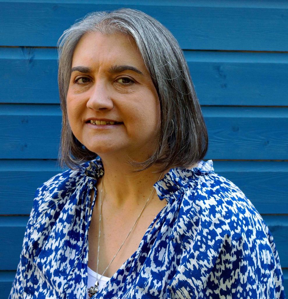 Profile photo for Lisa Hinkins