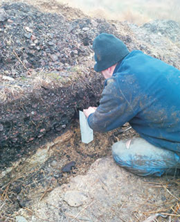 sampling-for-palaeosol-at-Spooners